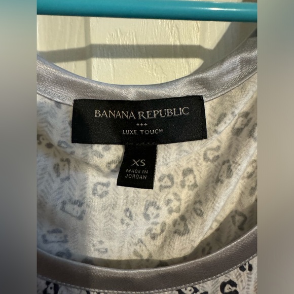 Banana Republic women’s xsmall leopard print tank top shirt - Picture 3 of 3